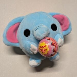 Zuru Snackles Lottie Elephant plush toy holding a Chupa Chups Strawberry